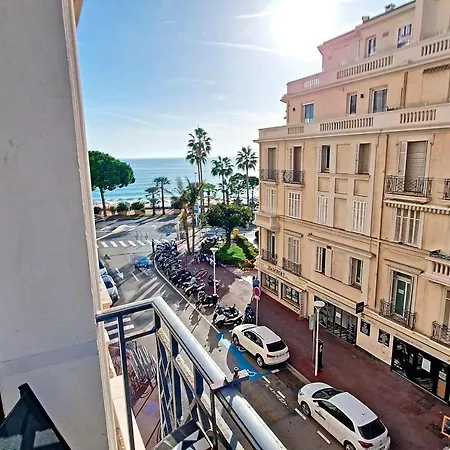 Henri Camille Real Estate- Miramar - One Bedroom - Croisette Sea View Holiday home *